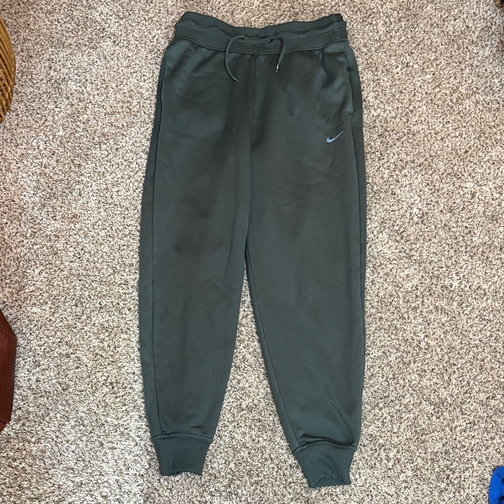 Nike Therma Fit Women’s Jogger Sweats